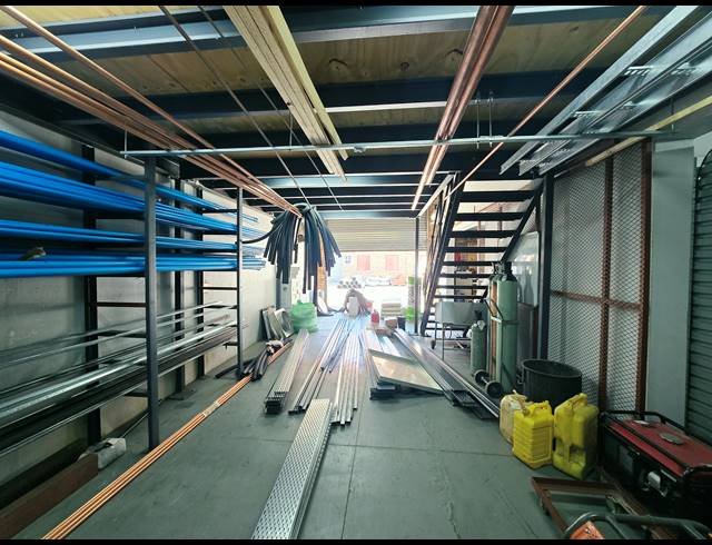 302M² WAREHOUSE FOR SALE IN KYA SANDS